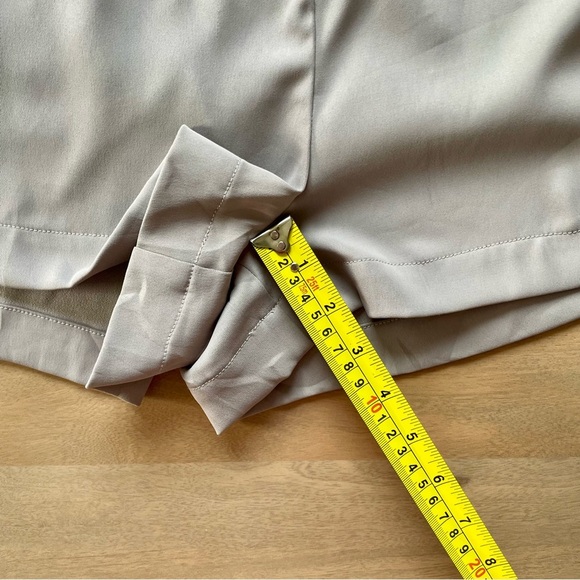 Babaton Gray High Waist Shorts Elastic Waistband Casual Fit - Picture 5 of 8